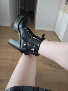 742062338: Chica busca chico en Asturias