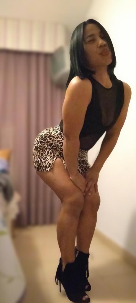 Chica busca chico en Alicante: Chica busca chico