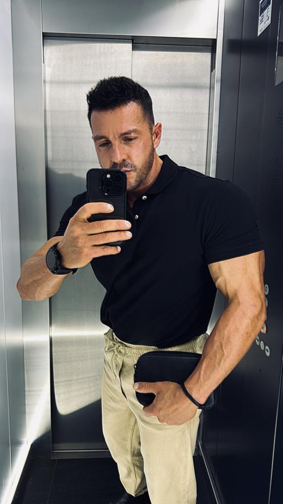 Chico busca chica en Málaga: 