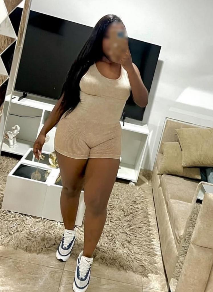 Chica busca chico en Granada: 