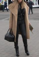 634062694: Chica busca chico en Cantabria