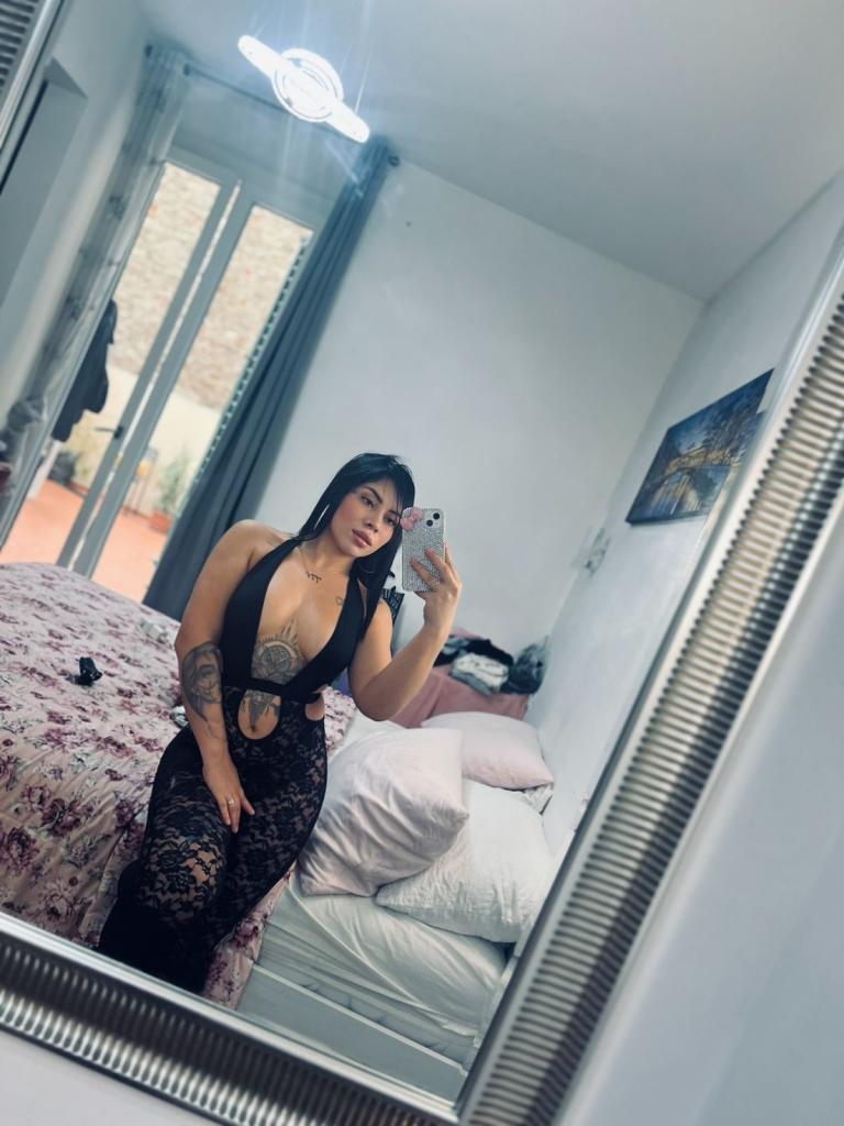 Chica busca chico en Almería: 