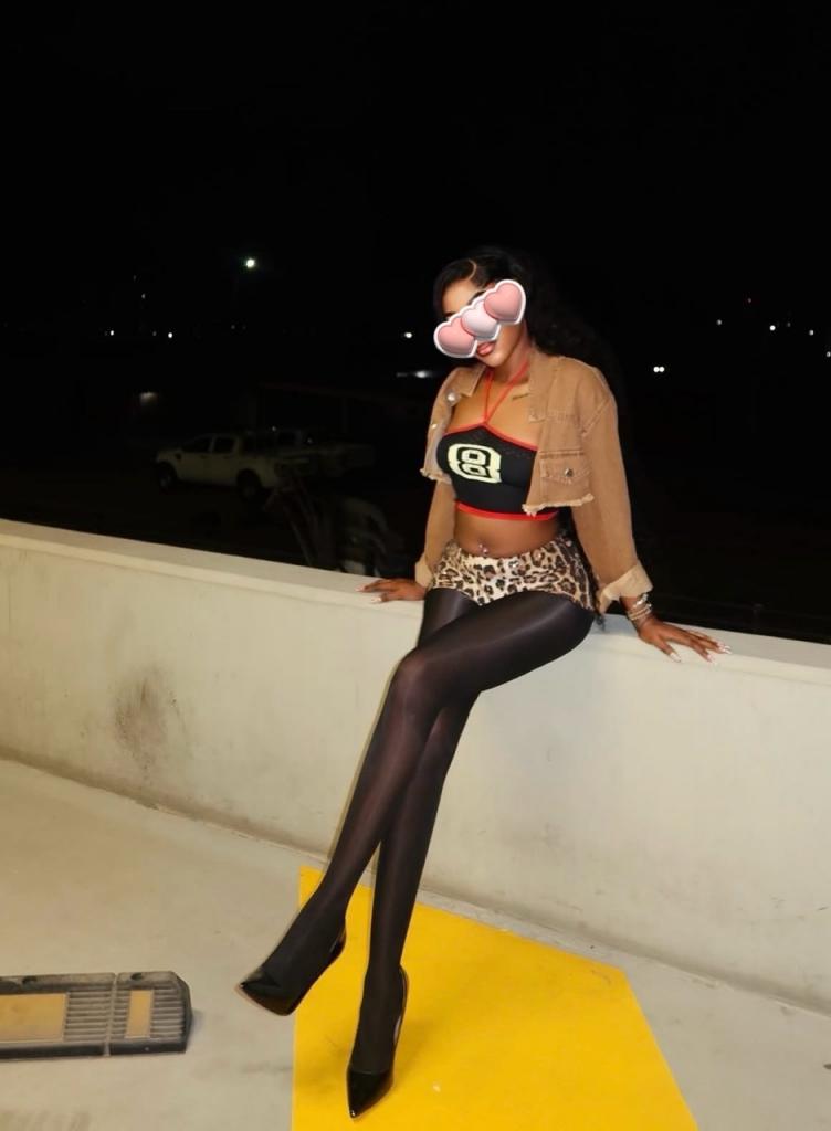 Chica busca chico en Tenerife: 