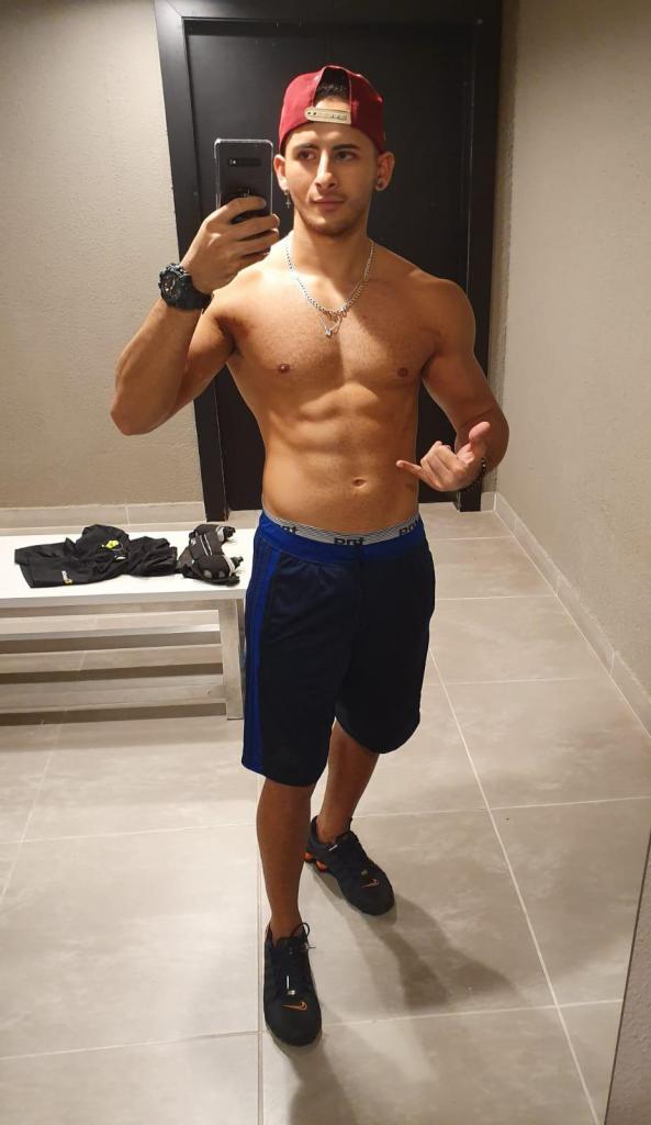 654220667: Chico busca chica en Pontevedra