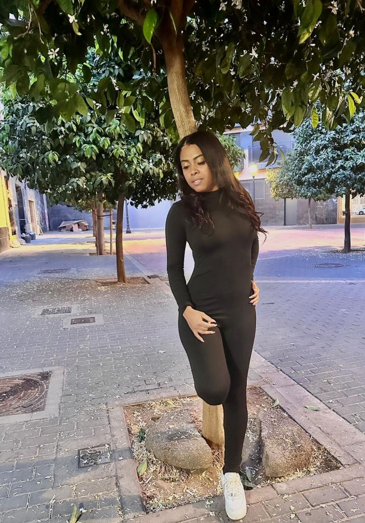 Chica busca chico en Valencia: Chica busca chico