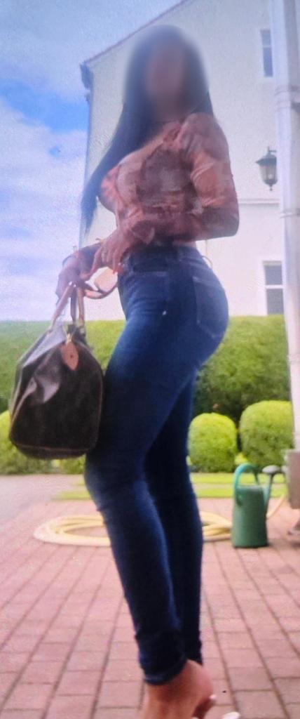 647309772: Chica busca chico en Las Palmas