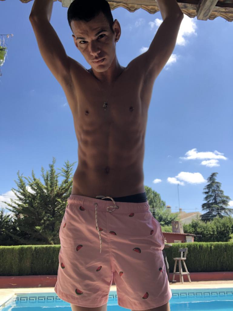 Chico busca chica en Sevilla: 