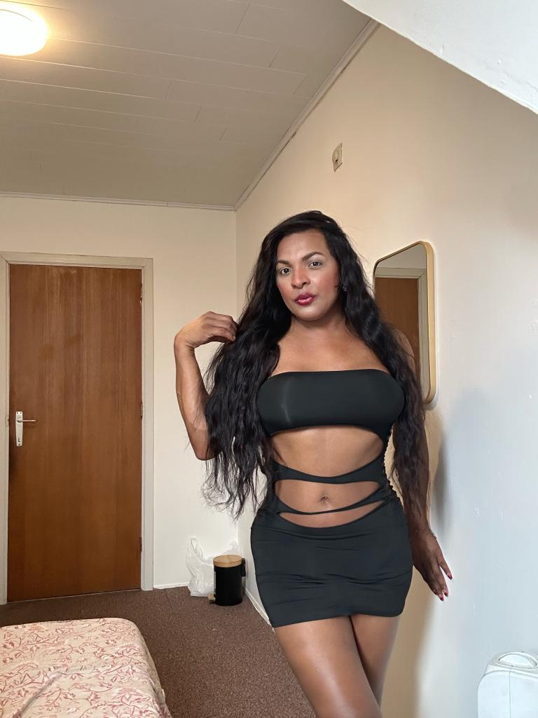 613386535: Travesti en Valencia