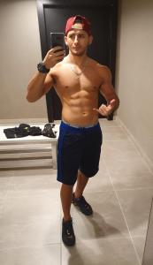 654220667: Chico busca chica en Pontevedra