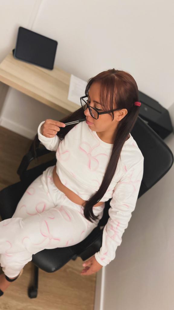 613124011: Chica busca chico en Cantabria