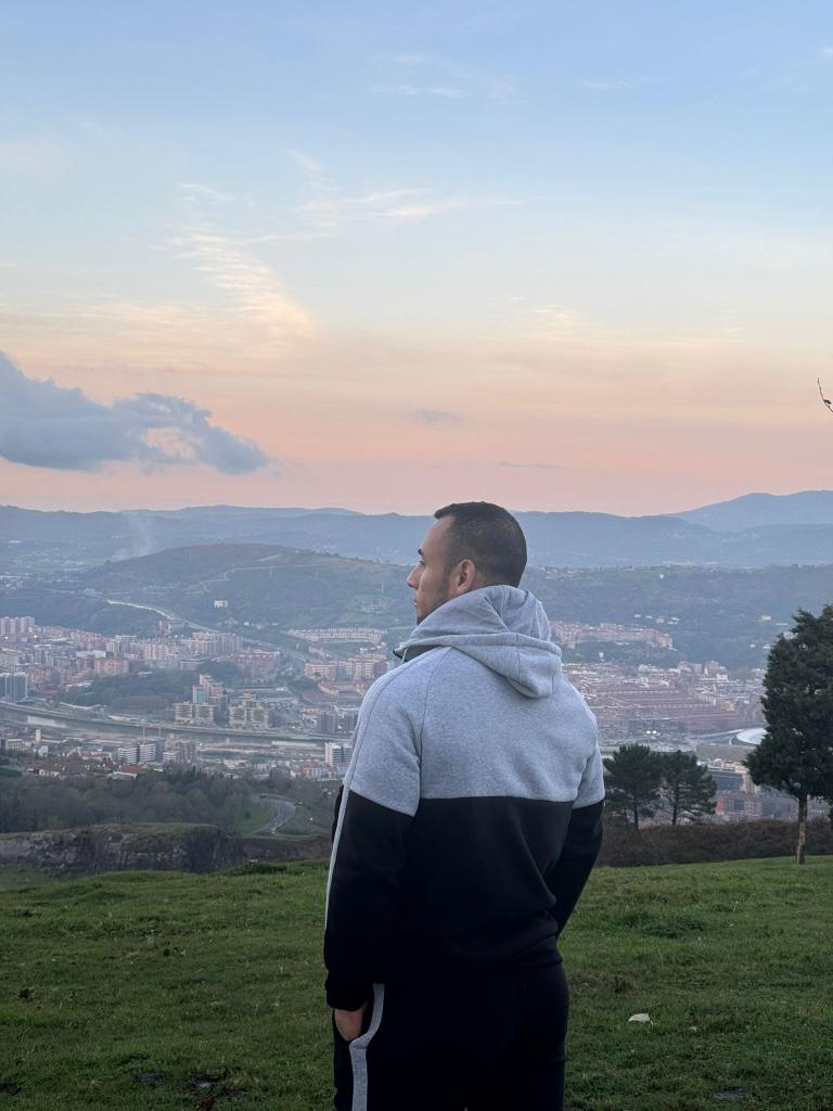 632323140: Chico busca chica en Vizcaya