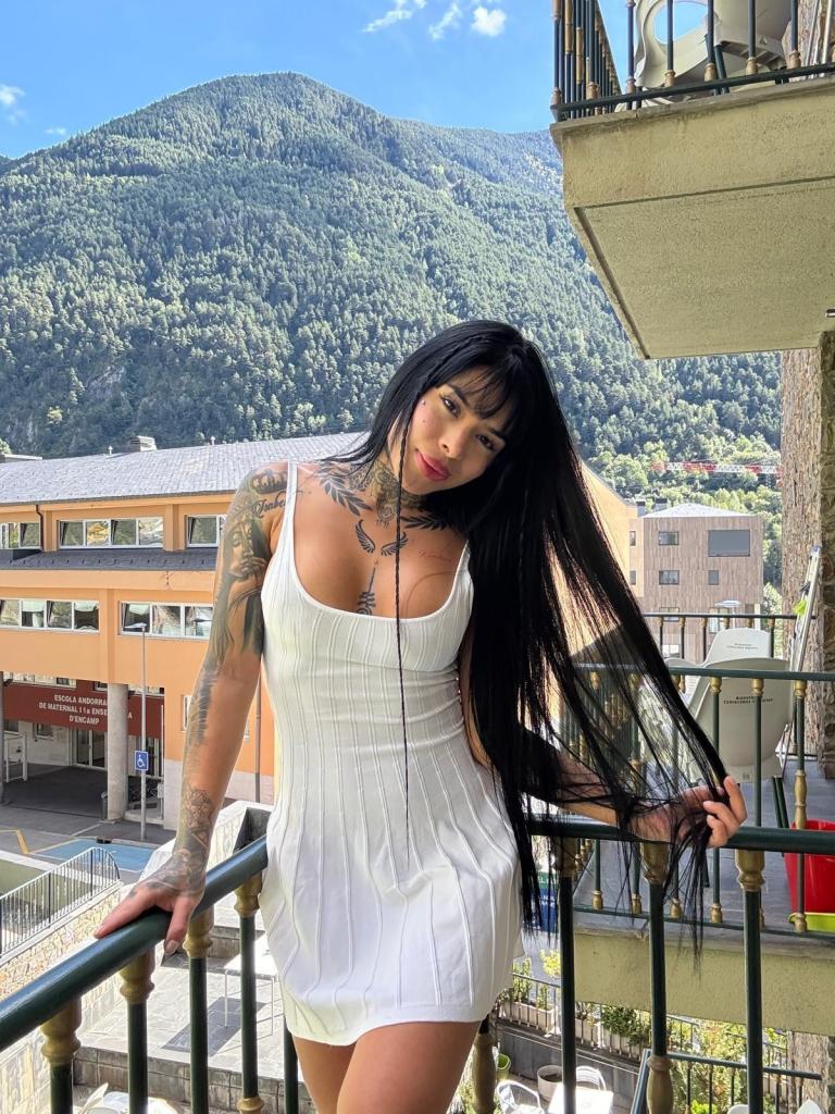 Chica busca chico en Ibiza: 