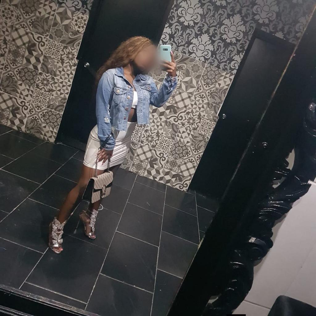 Chica busca chico en Sevilla: 