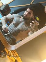 617758381: Chico busca chica en Barcelona