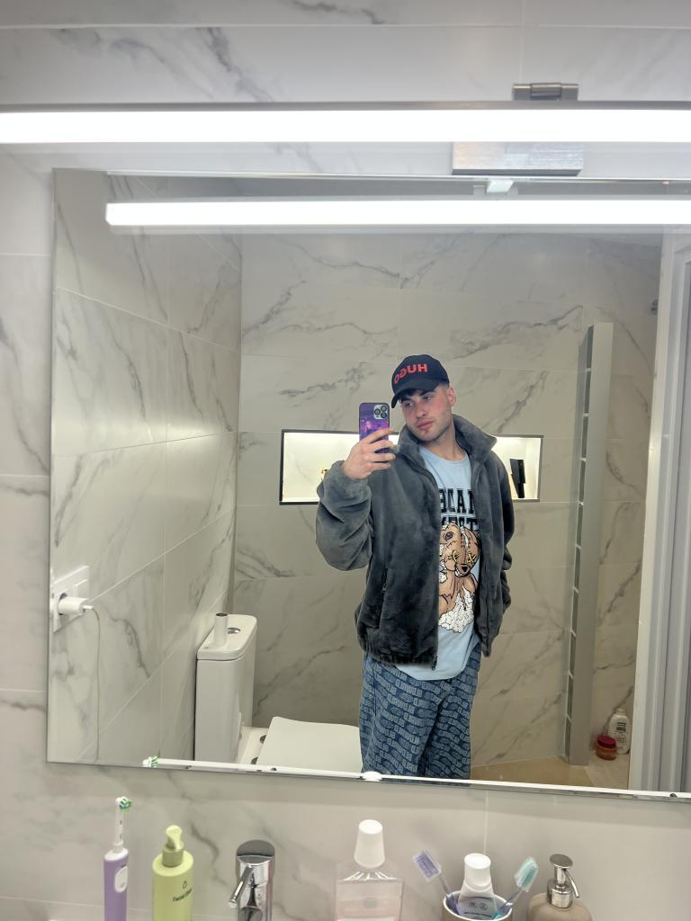 695685844: Chico busca chica en Zaragoza