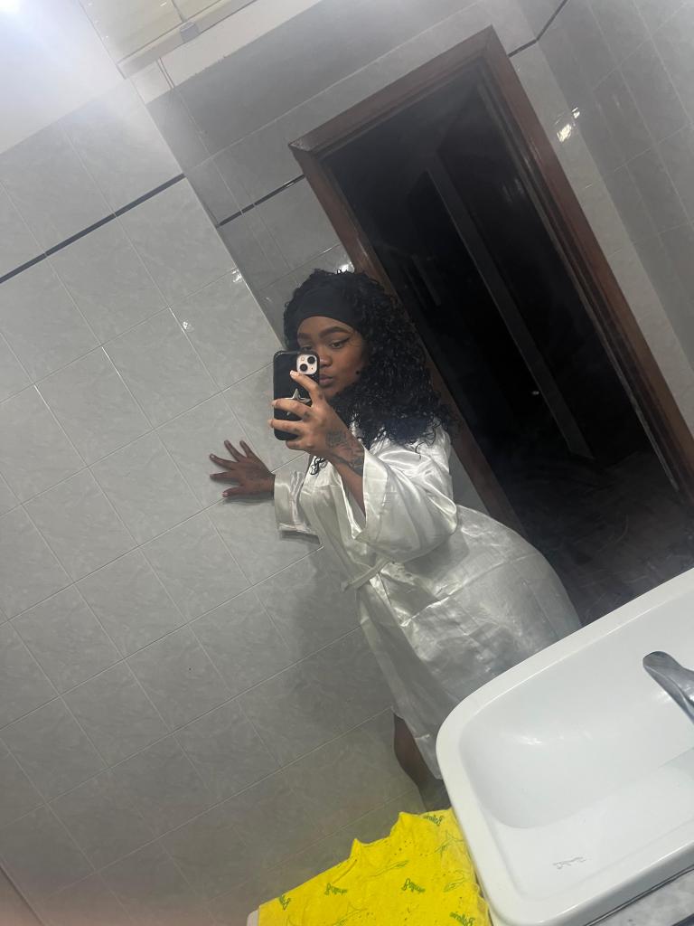 631990193: Chica busca chico en Barcelona