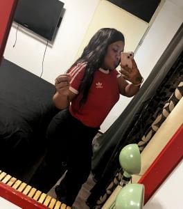 631990193: Chica busca chico en Barcelona