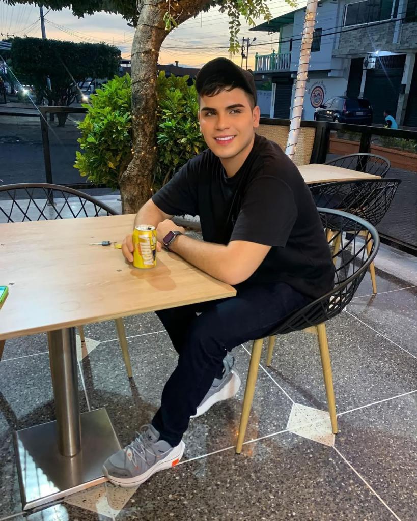 602579939: Chico busca chica en Cantabria