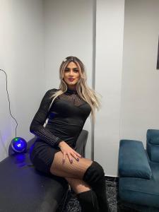 634380387: Chica busca chico en Barcelona