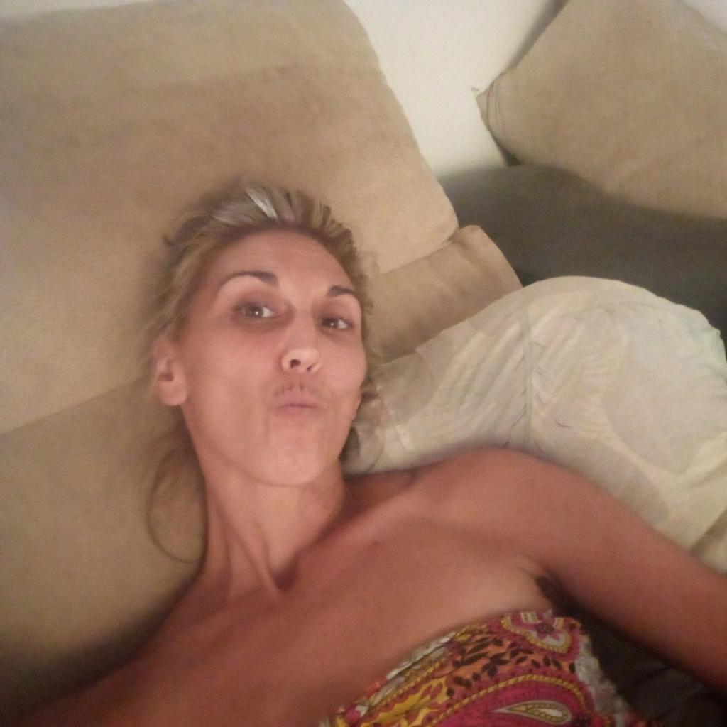 Chica busca chico en Cádiz: 