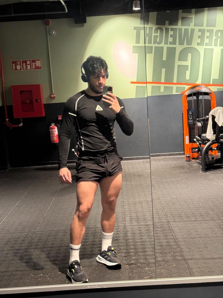 Chico busca chica en Granada: 