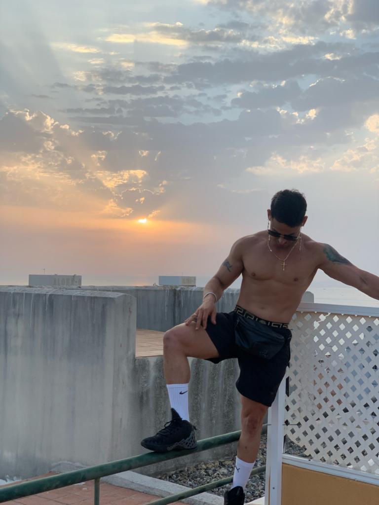 Chico busca chica en Málaga: 