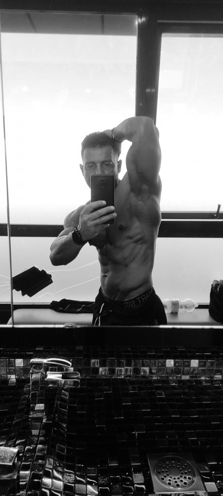 Chico busca chica en Málaga: 