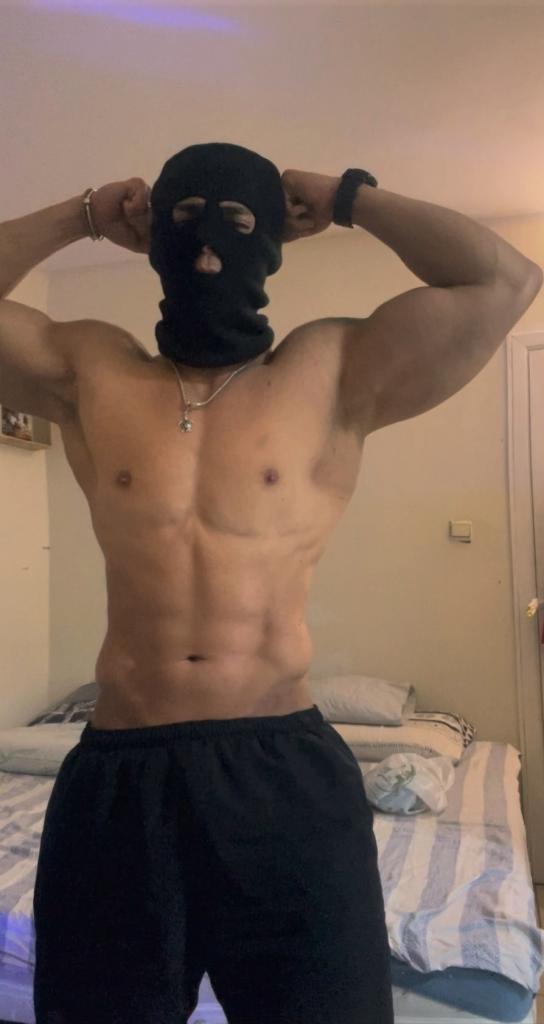 Chico busca chica en Málaga: 