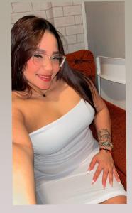 631086796: Chica busca chico en Barcelona