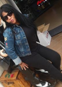 664371235: Chica busca chico en Valencia