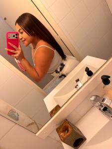 631086796: Chica busca chico en Barcelona