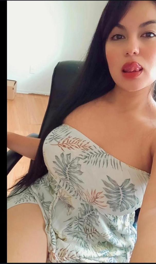 612211461: Chica busca chico en La Coruña