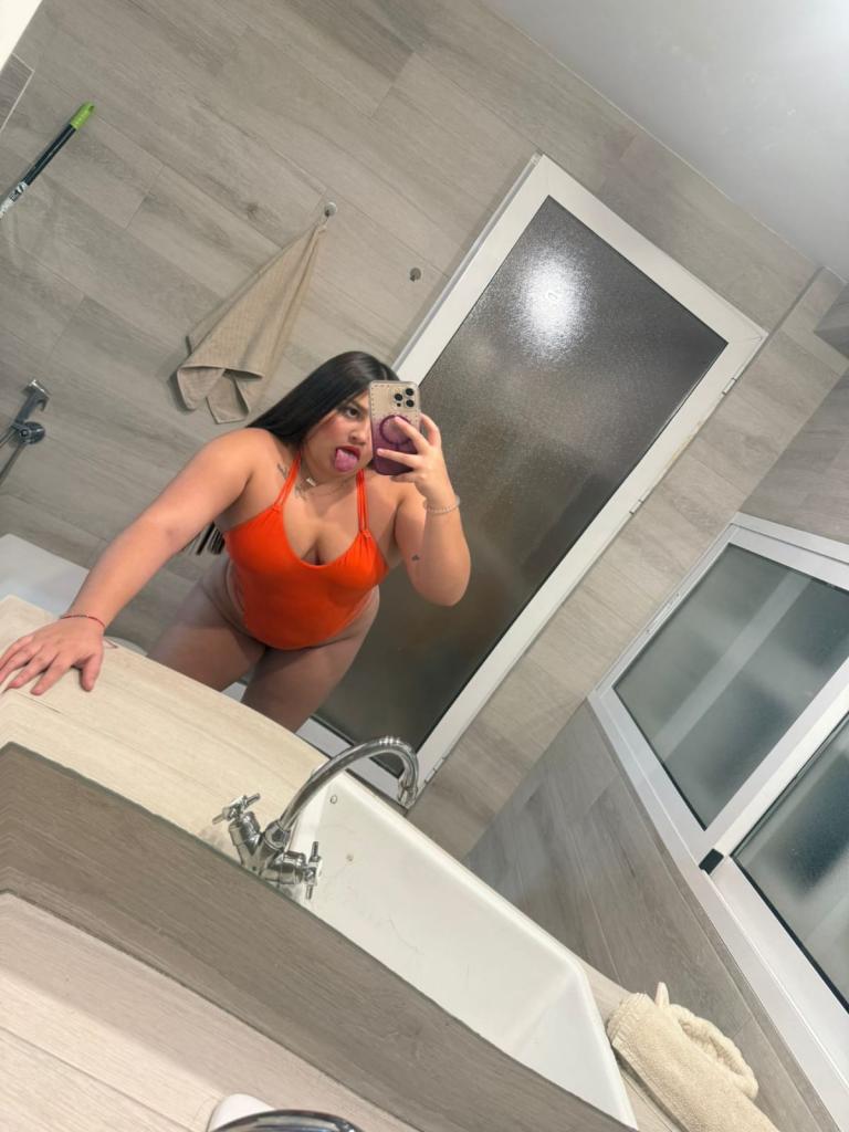 Chica busca chico en Málaga: Chica busca chico