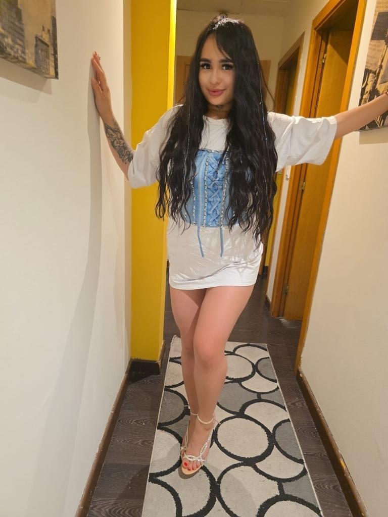 676463299: Chica busca chico en Pontevedra