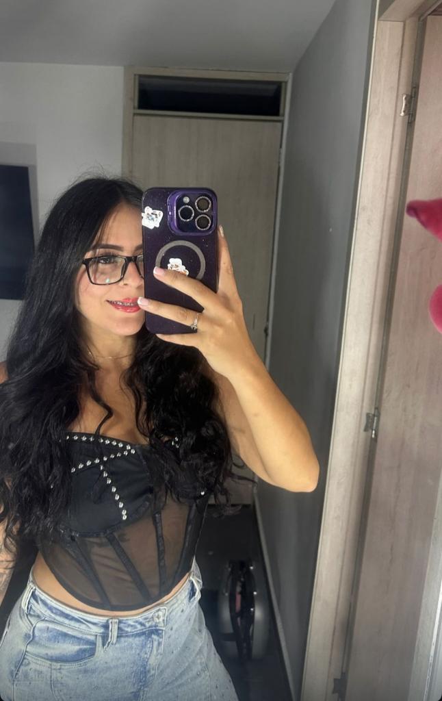 Chica busca chico en Valencia: Chica busca chico