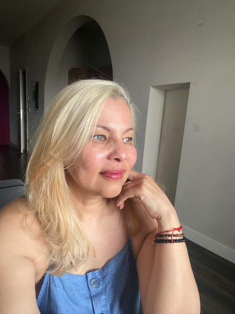 Chica busca chico en Ibiza: 