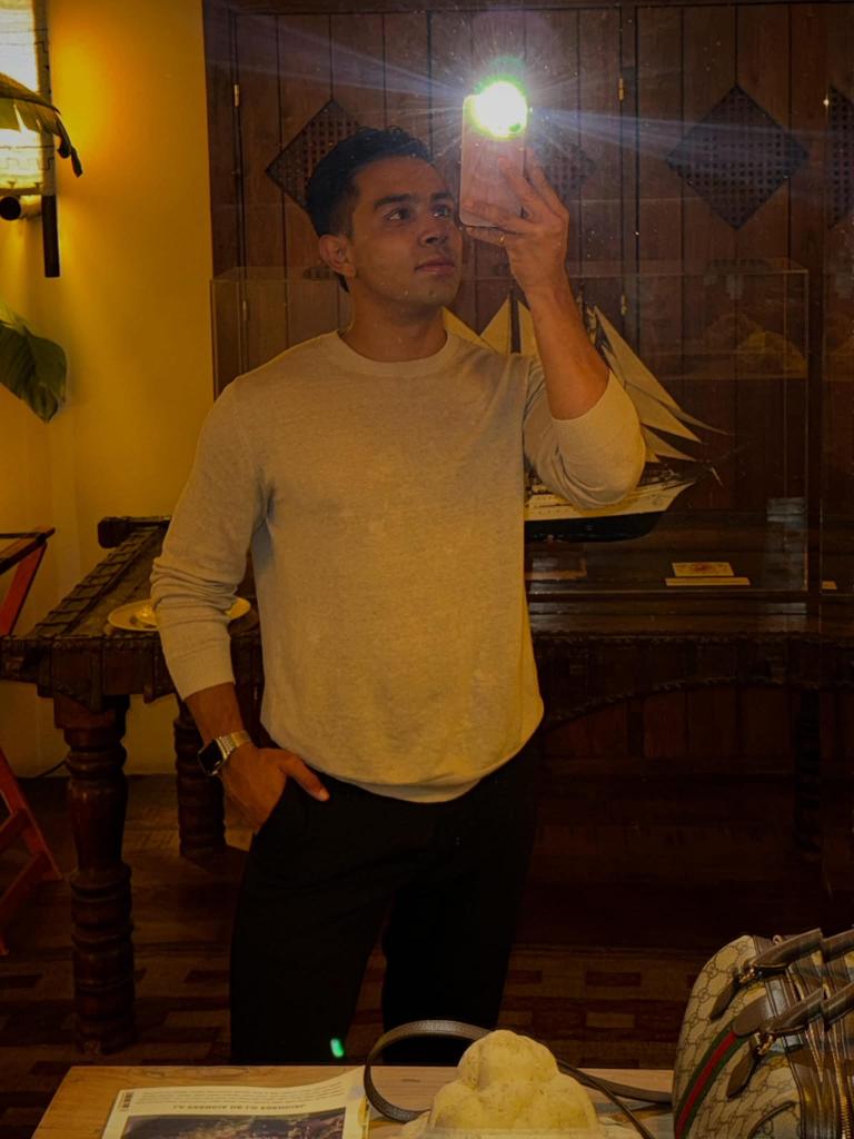 645368094: Chico busca chica en Málaga