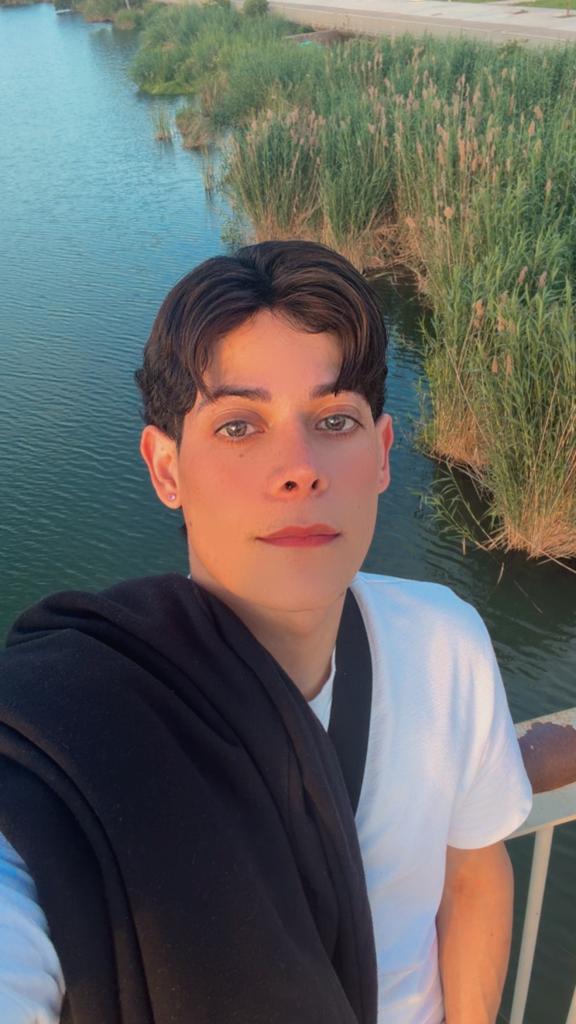 666518249: Chico busca chica en Sevilla