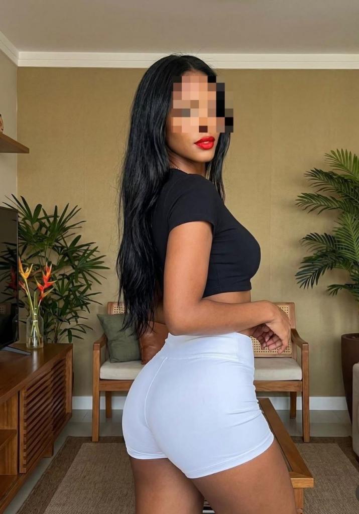 678189369: Chica busca chico en Huesca