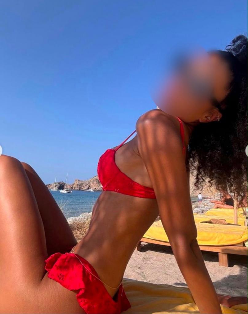 614827804: Chica busca chico en Barcelona