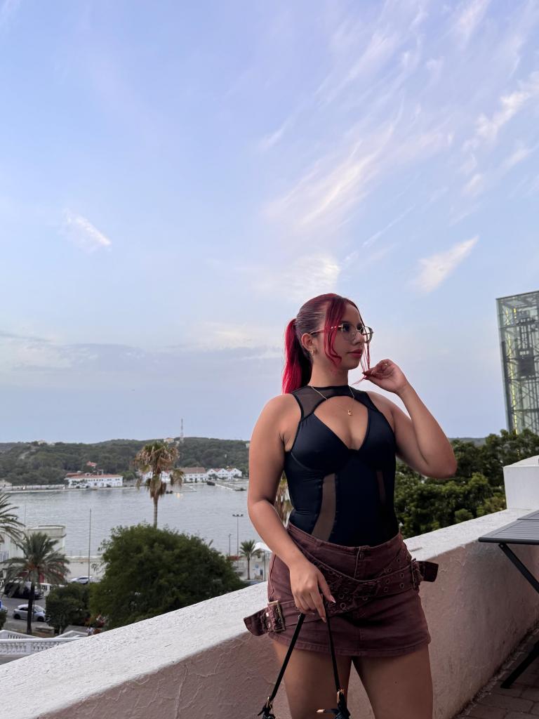 641992863: Chica busca chico en Menorca