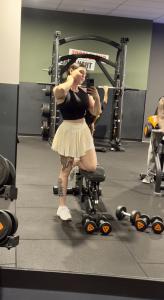 610533124: Chica busca chico en La Coruña