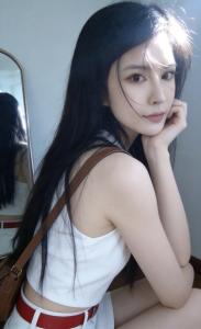663164563: Chica busca chico en Barcelona