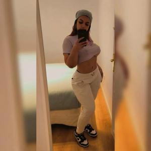683468788: Chica busca chico en Valencia