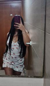 647053081: Chica busca chico en Sevilla