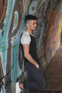 614738788: Chico busca chica en La Coruña