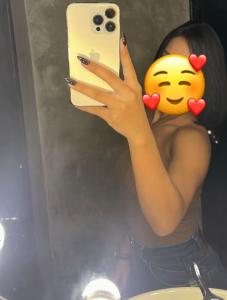 631846040: Chica busca chico en Barcelona