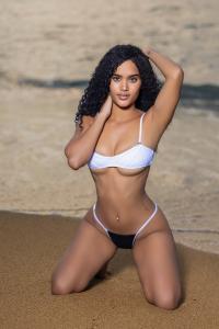 612446846: Chica busca chico en Barcelona
