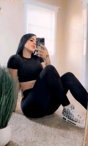 631764410: Chica busca chico en Barcelona