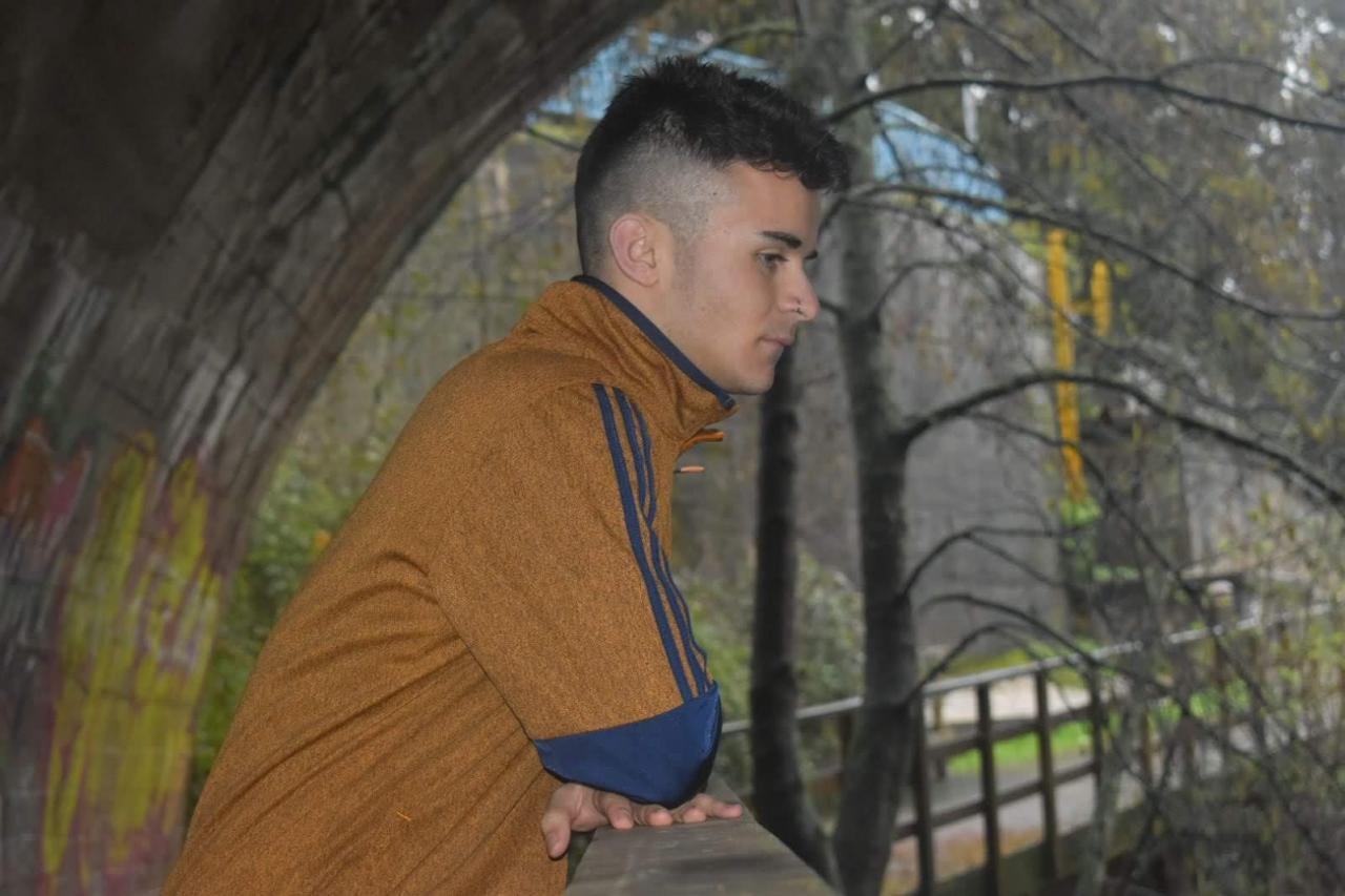 Chico busca chica en La Coruña: 
